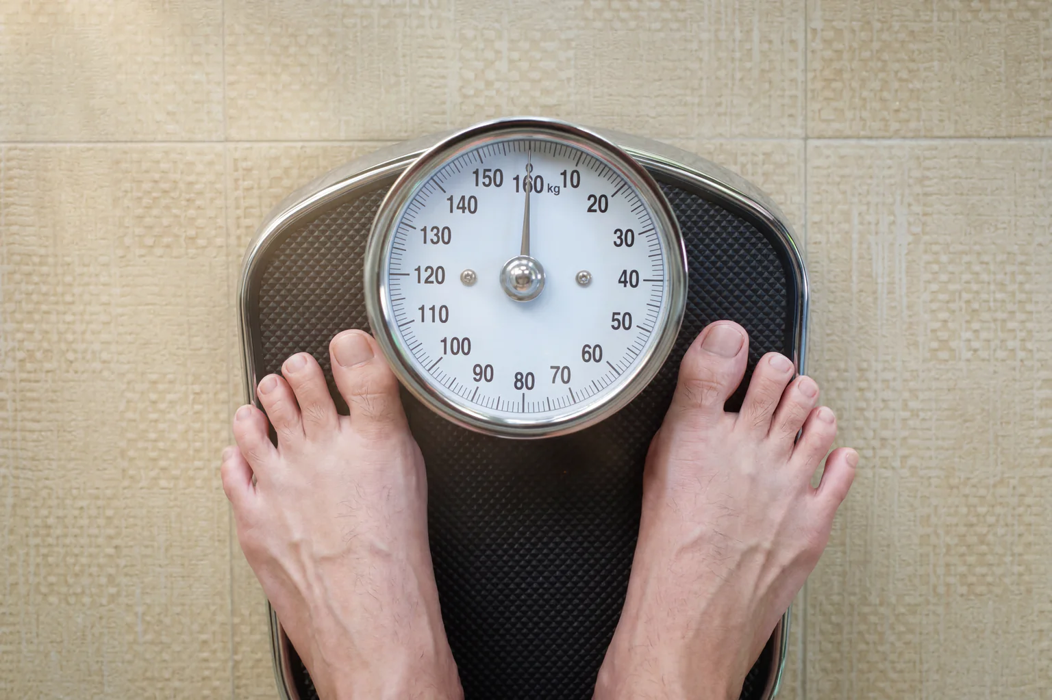 Räkna ut BMI: formel, tabell och tolkning (vuxna)